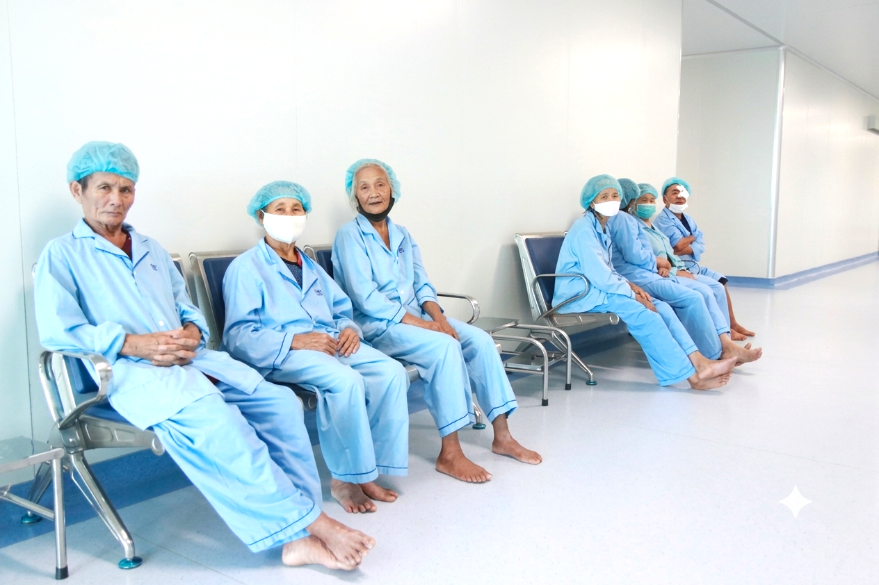 HÀ TĨNH: HÀNG NGHÌN BỆNH NHÂN ĐỤC THUỶ TINH THỂ TÌM LẠI ĐÔI MẮT SÁNG NHỜ MỔ PHACO